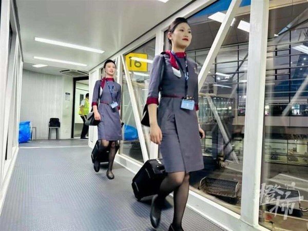 九龙证券配资 春秋航空空姐可全程穿平底鞋执勤